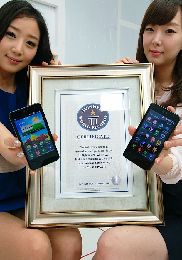 LG Optimus 2X entra al Guinness por ser el primer smartphone dual-core