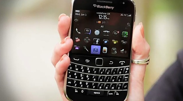 HTC ChaChaCha y BlackBerry Bold 9900 mostrados por Vodafone