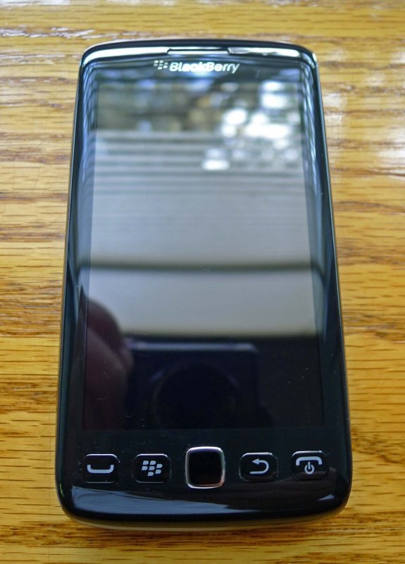BlackBerry Monza 9860 filtrado en fotos