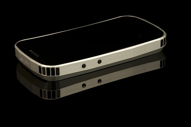 Mobiado lanza un Nexus S de lujo por 4.000 dólares