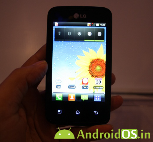 LG Univa E510 con Android Gingerbread aparece en fotos