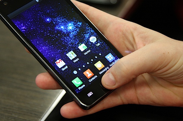 Samsung planea vender 374 millones de celulares en 2012
