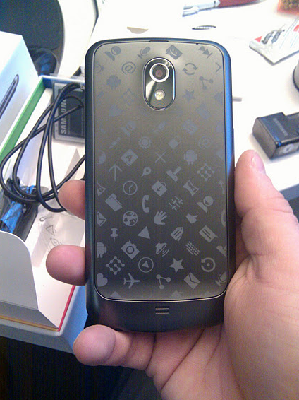 Google regala versión especial del Galaxy Nexus a sus empleados