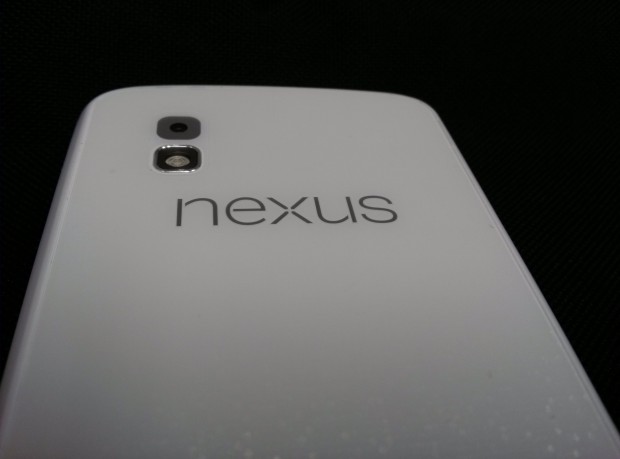 LG Nexus 4 aparece en color blanco
