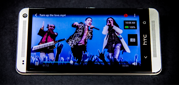 HTC One parlantes stereo