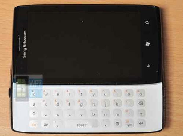 Prototipo de Sony Ericsson con Windows Phone en venta en eBay