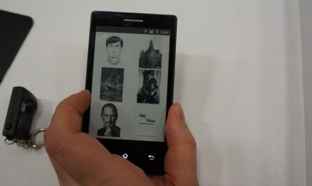 Smartphone Android E Ink sacrifica colores por batería