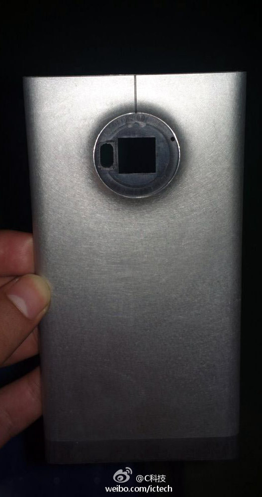 Chasis de aluminio del Nokia EOS detallado en fotos