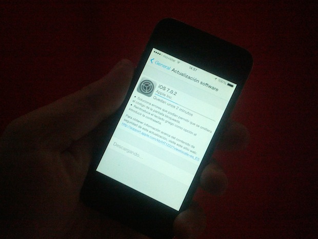 Apple lanza iOS 7.0.2 para corregir vulnerabilidad de pantalla de bloqueo