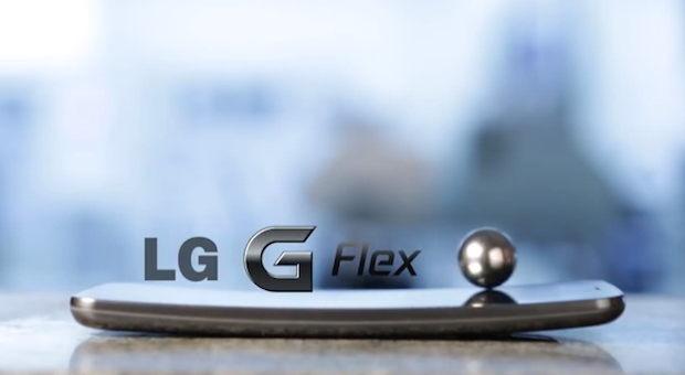 Auto reparación de rayones en el LG G Flex demostrado en video