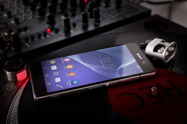 Xperia_Z2_Turntable