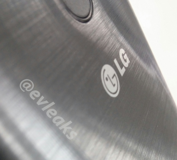 LG G3 aparece en un par de nuevas fotos con batería removible