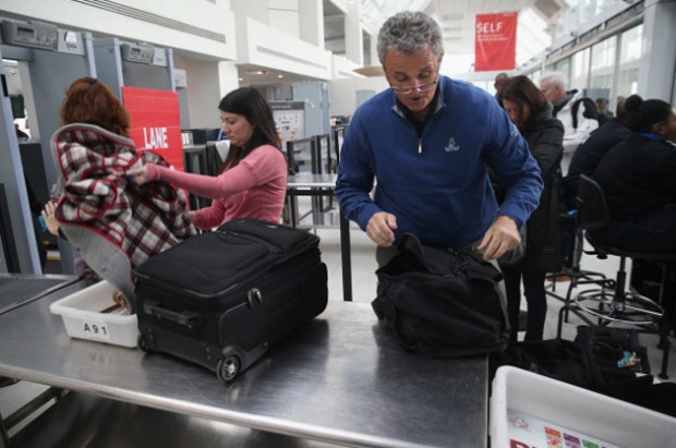 ¿Viajas en avión? Que sea con el smartphone cargado