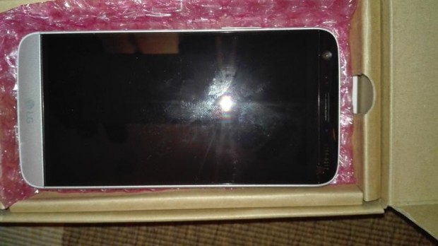 LG G5 posa para la foto en Dubai