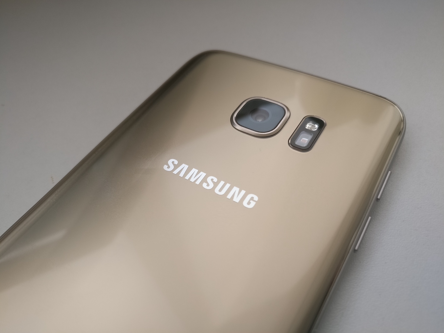 Samsung actualizará la seguridad de sus equipos liberados mensualmente