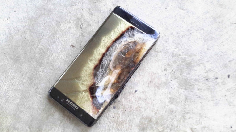 Galaxy Note 7 de reemplazo se prende fuego durante vuelo