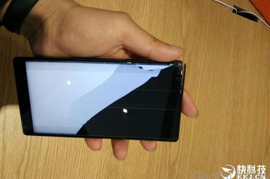 Este es el problema de la pantalla sin bordes del Xiaomi Mi Mix