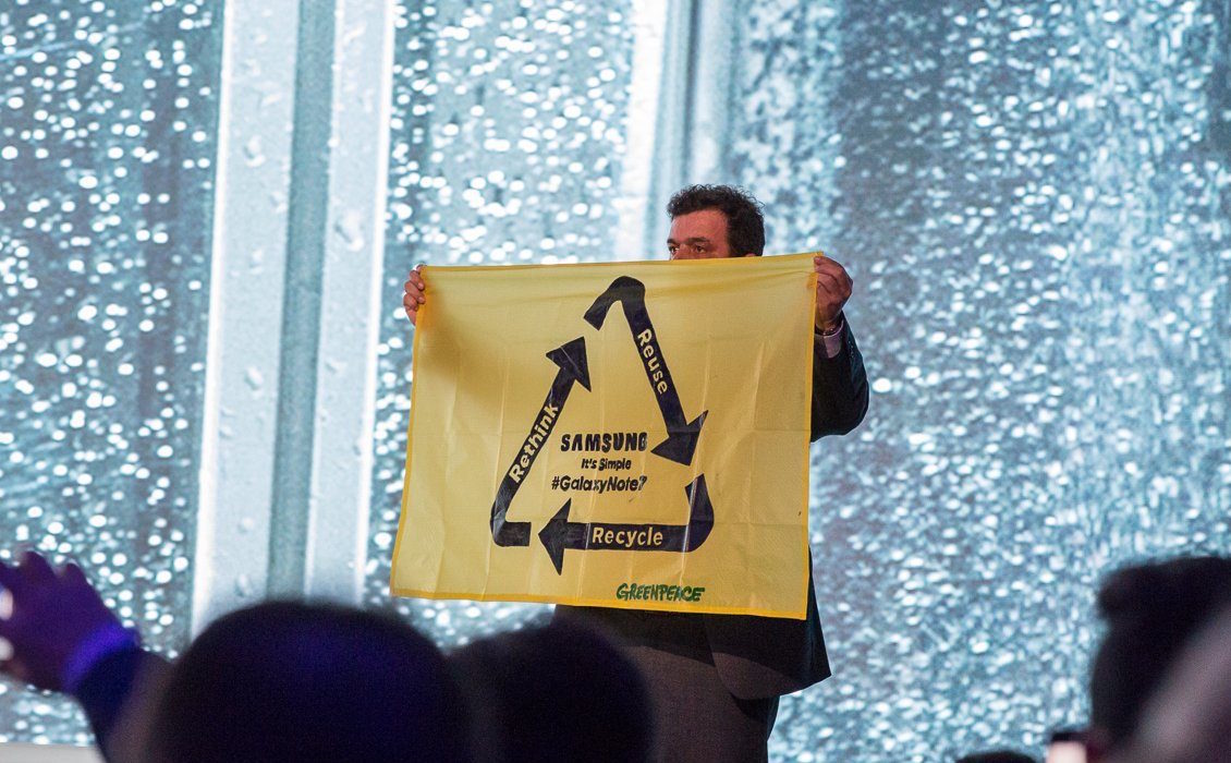 La presentación de Samsung en MWC fue interrumpida por Greenpeace