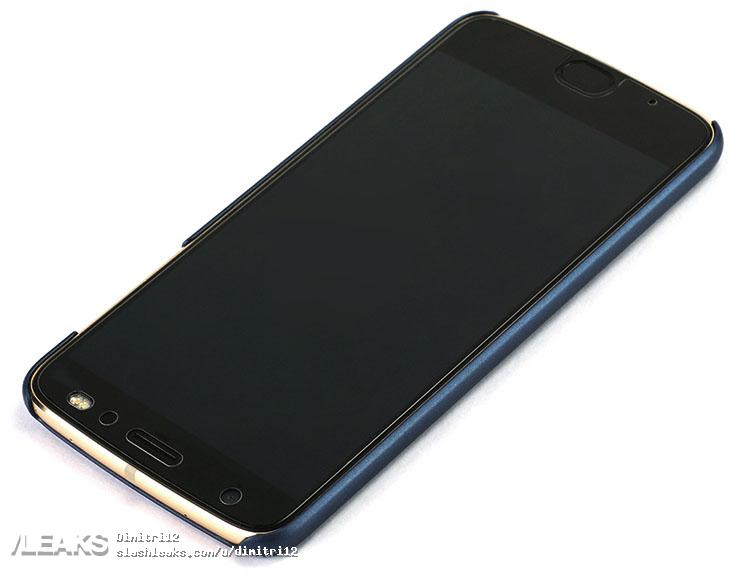 Display y arista superior del supuesto Motorola Moto Z2 dorado.