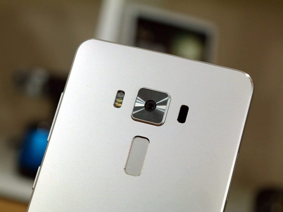 ASUS Zenfone 4 Pro: SD 835, batería de 3600mAh y 6GB de RAM