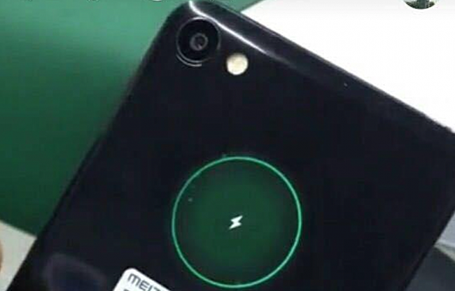Fotografía del display dorsal del supuesto Meizu X2.