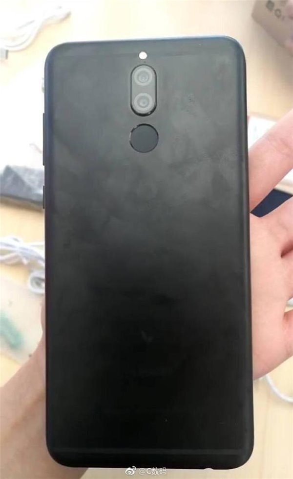 Fotografía dorsal del supuesto Huawei Maimang 6.