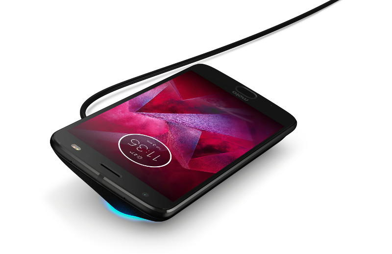 Render oficial del Moto Smart Speaker cargándose. 