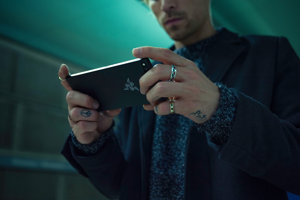 Fotografía publicitaria oficial del Razer Phone.