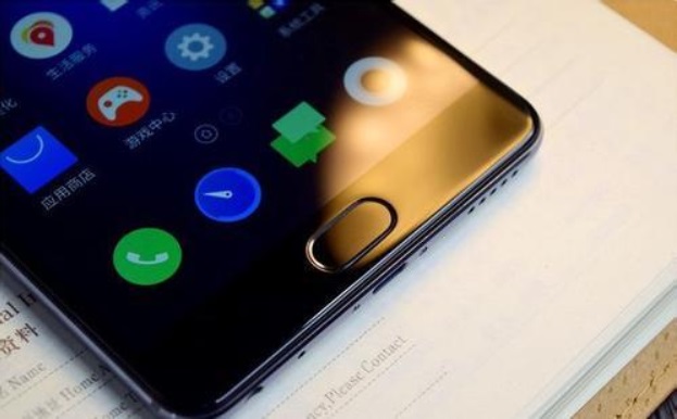 Fotografía filtrada del extremo inferior del frente del Meizu 15 Plus o Meizu M15 Plus.