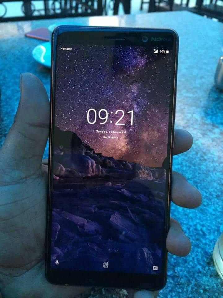 Fotografía en vivo filtrada del supuesto frente del Nokia 7 Plus. 