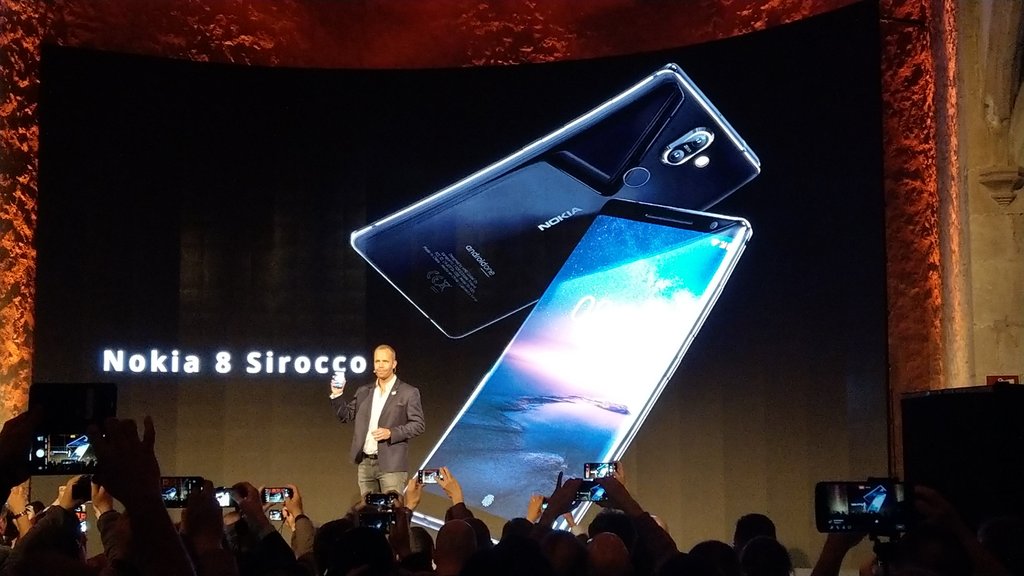 Tal y como lo habíamos anticipado, se presentó el Nokia 8 Sirocco como el protagonista lujoso de Nokia esta tarde