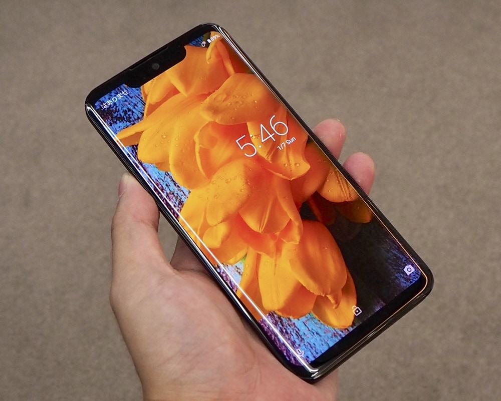 El Sharp Aquos Zero es el primer teléfono de Sharp con pantalla OLED