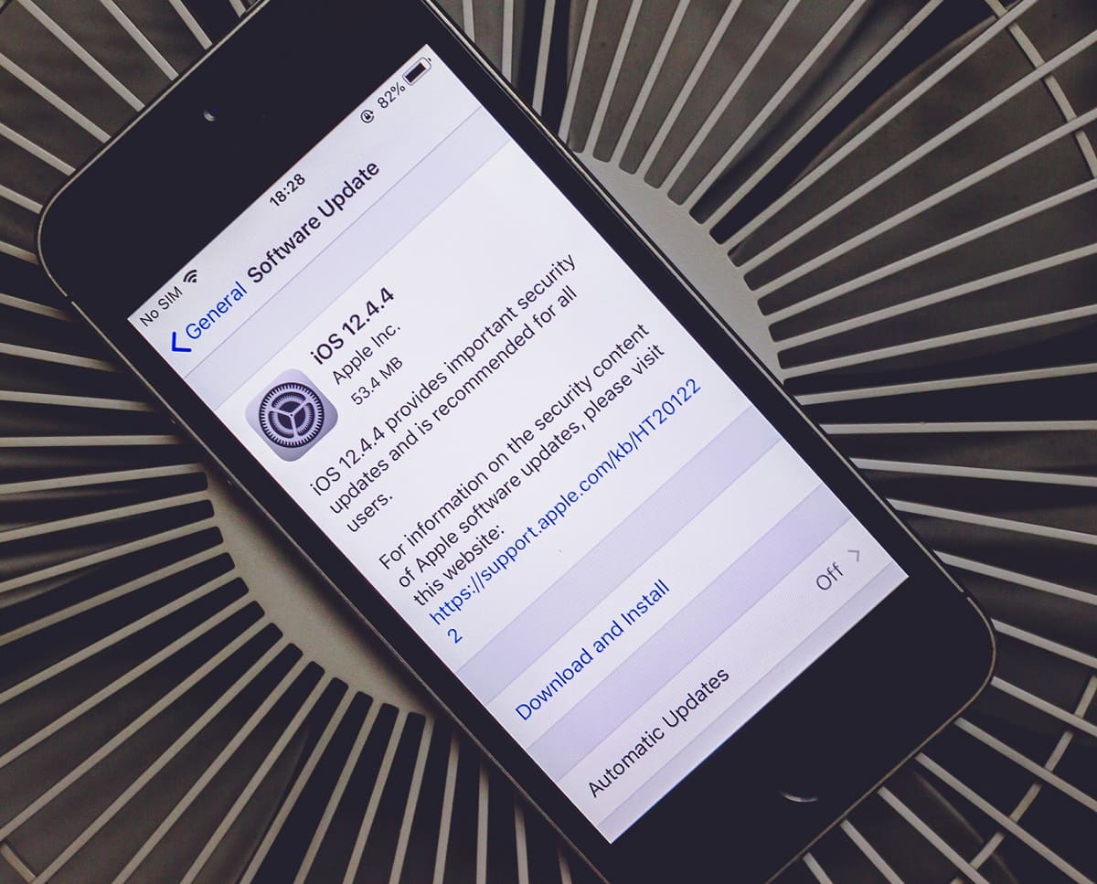 Atención usuarios de iPhone más viejos: está disponible la versión 12.4.4 de iOS