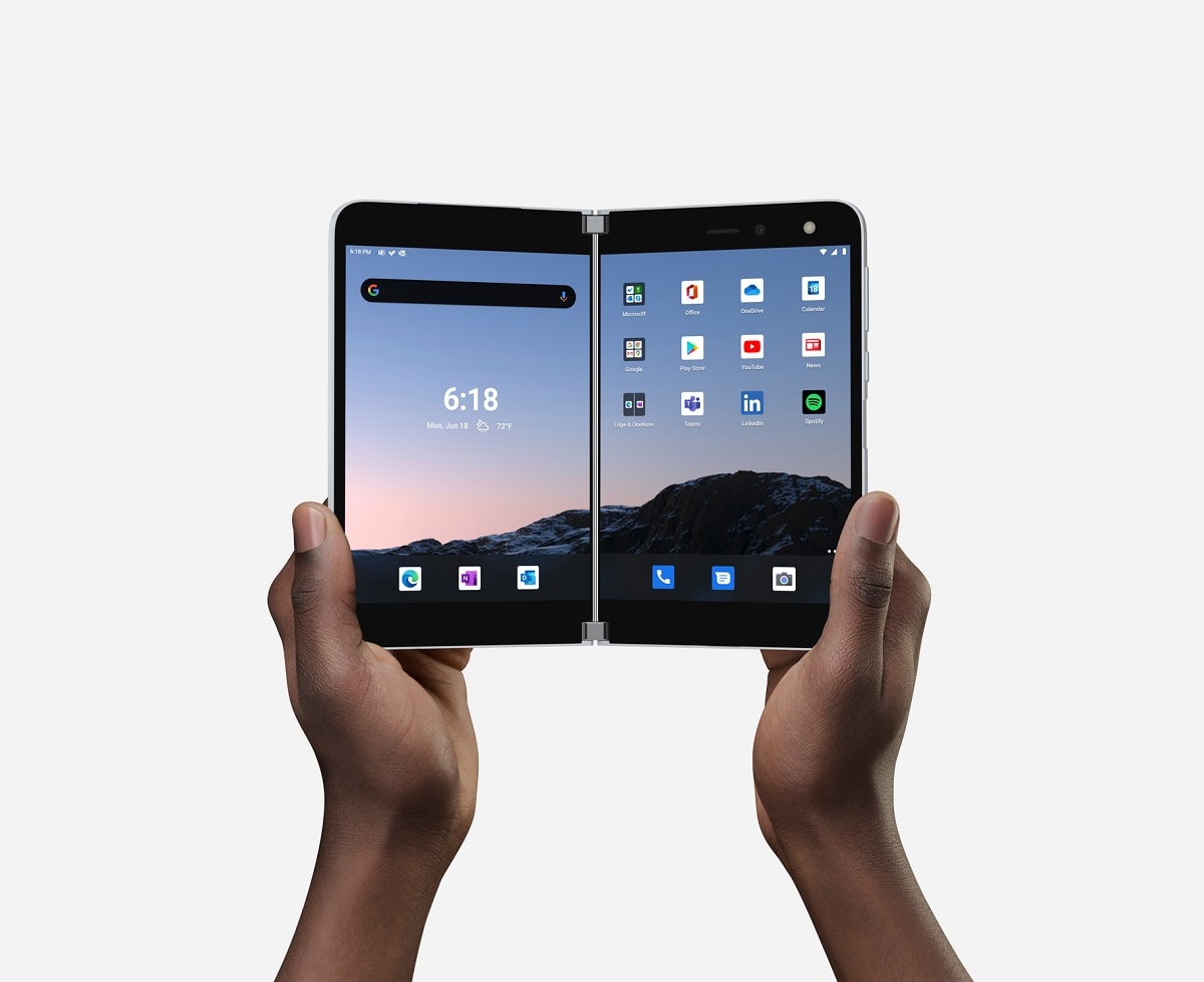 La Surface Duo es el ansiado dispositivo de Microsoft con dos displays AMOLED
