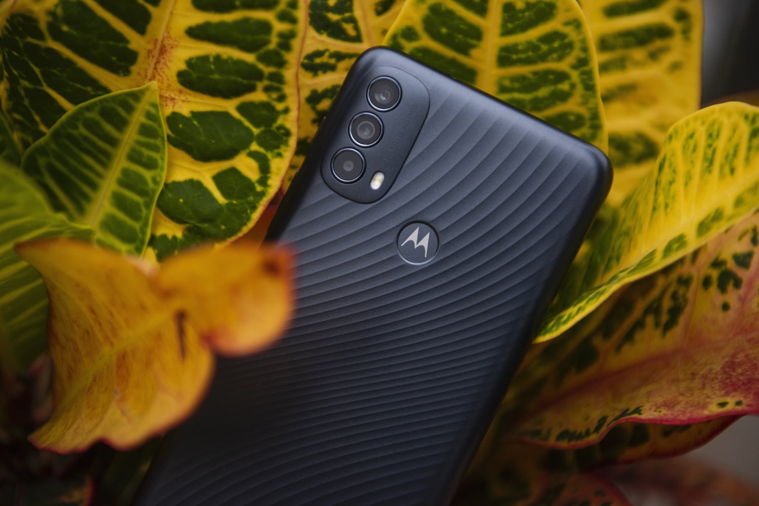 Motorola Moto E30 anunciado con Android Go y cámara triple de 48MP
