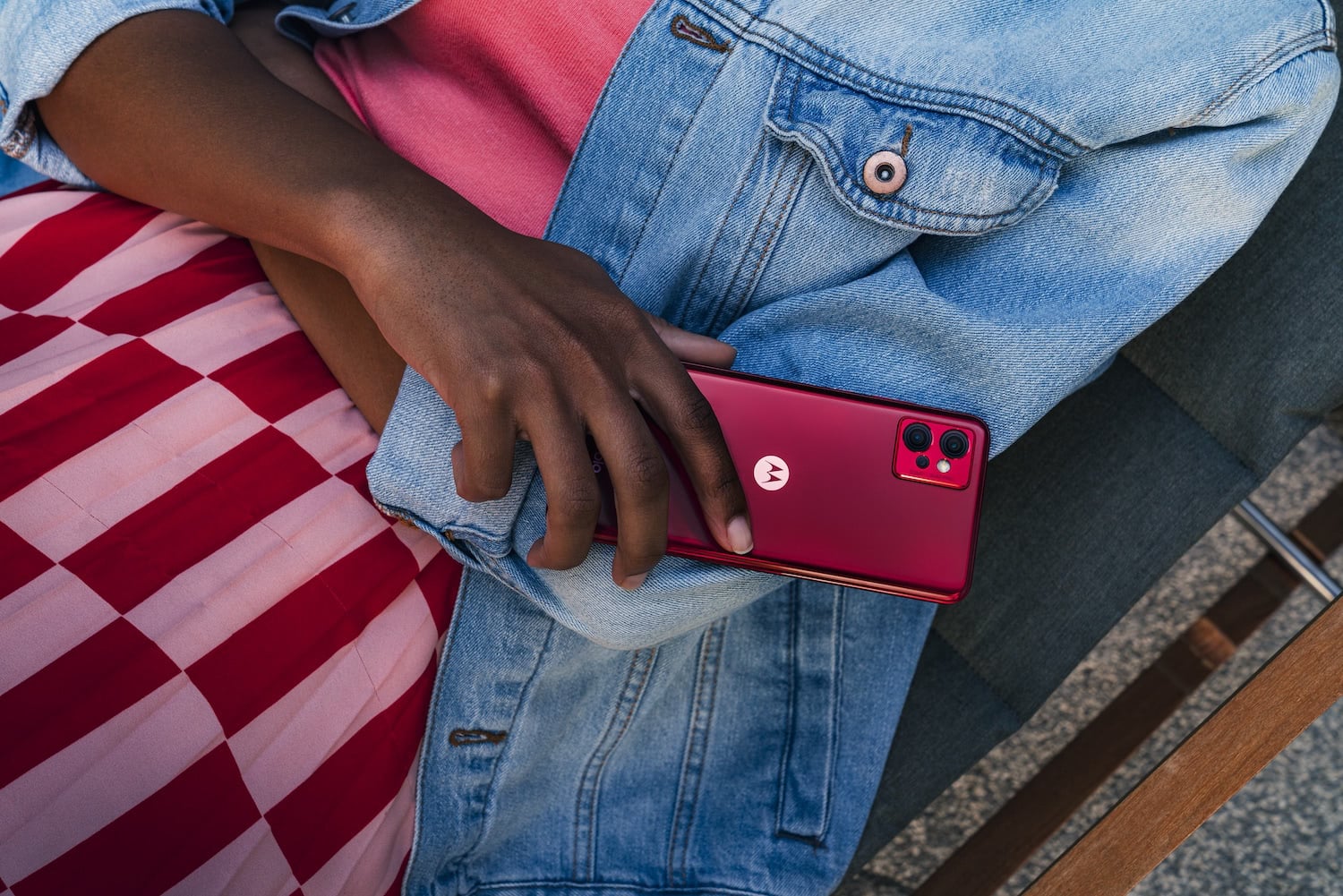 Motorola Moto G32 se filtra con fotos de prensa en todos sus colores
